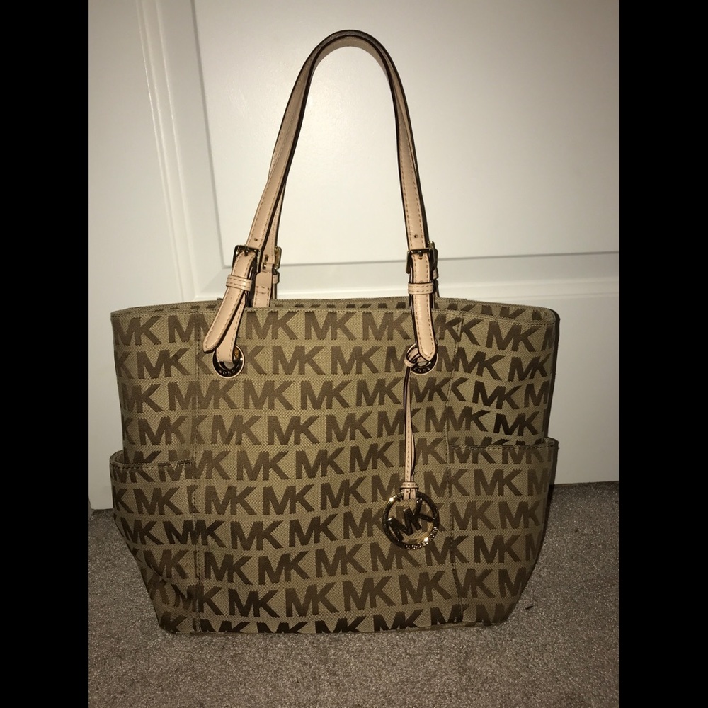 AUTHENTIC Michael Kors purse
